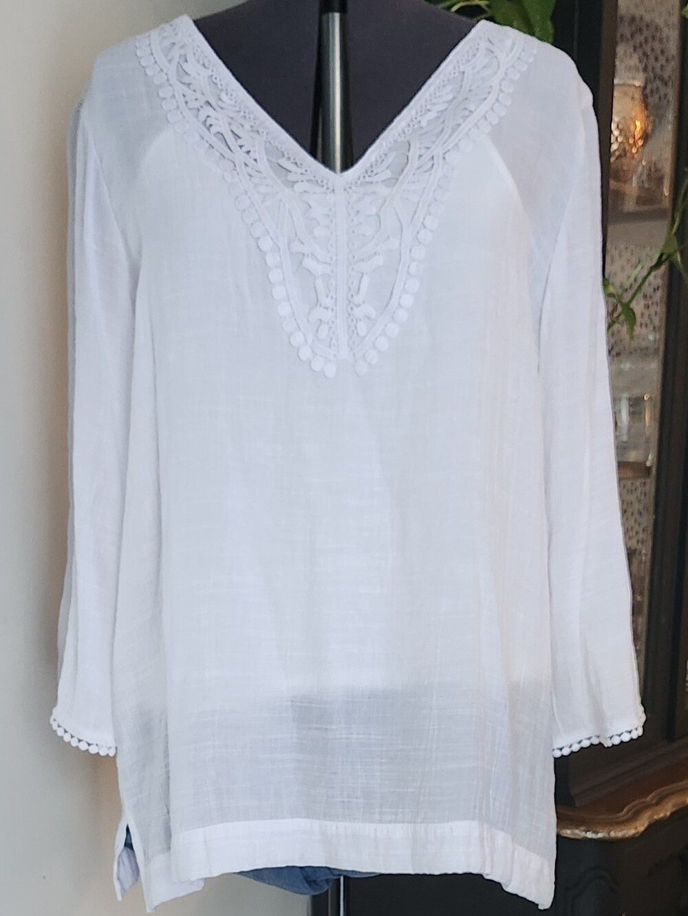 Counterparts White V-Neck Embroidered  Lace Tunic Size XL